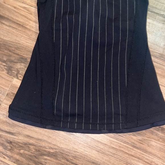 Luluemon active tank - Picture 5 of 14